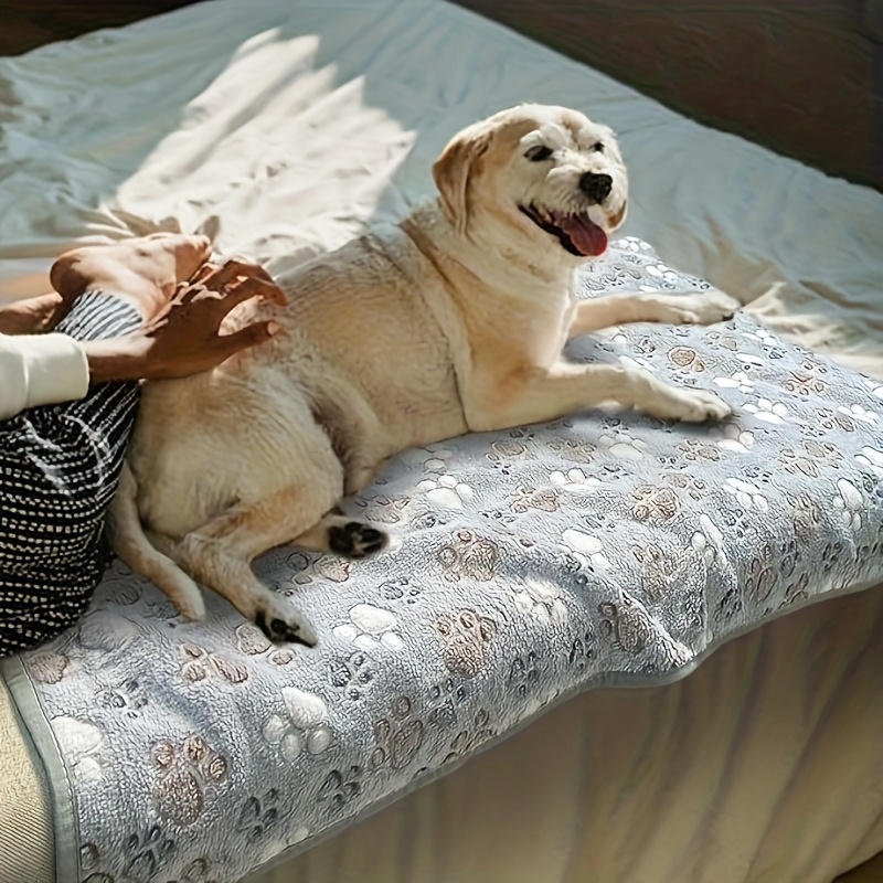 편안한 애완동물 타월 부드럽고 따뜻한 플란넬 발자국 무 - Pet Beds 리뷰 및 가격